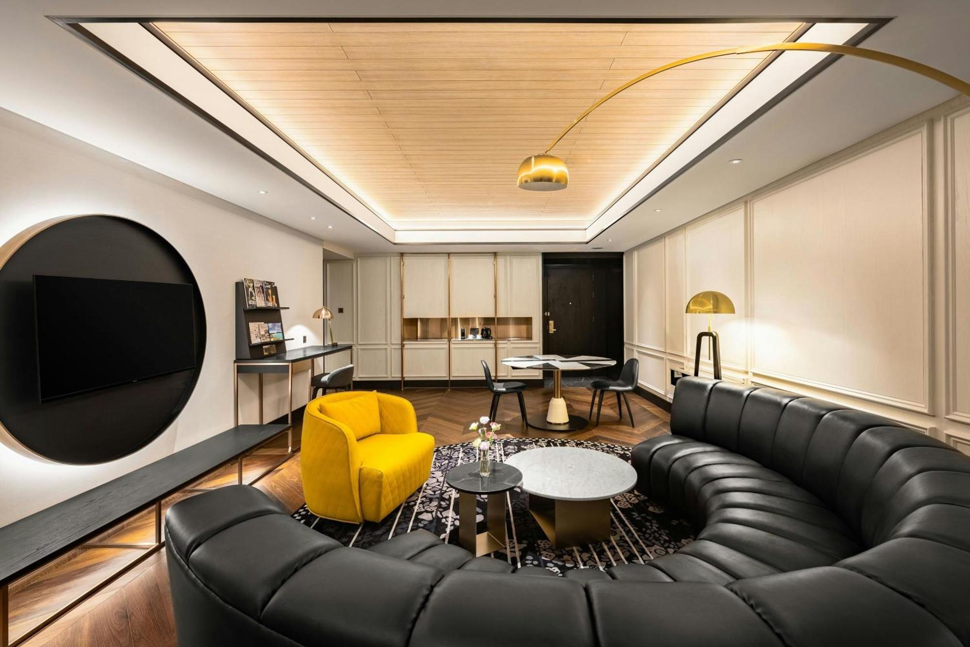 Le Meridien טאיצ'ונג מראה חיצוני תמונה The interior of the 2018-built lounge