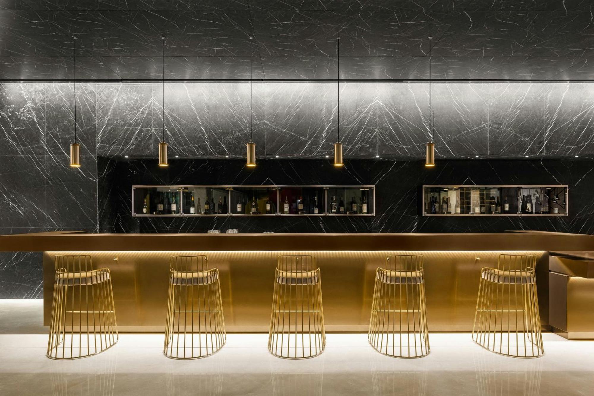 Le Meridien טאיצ'ונג מראה חיצוני תמונה The bar at the 2018-opened lounge