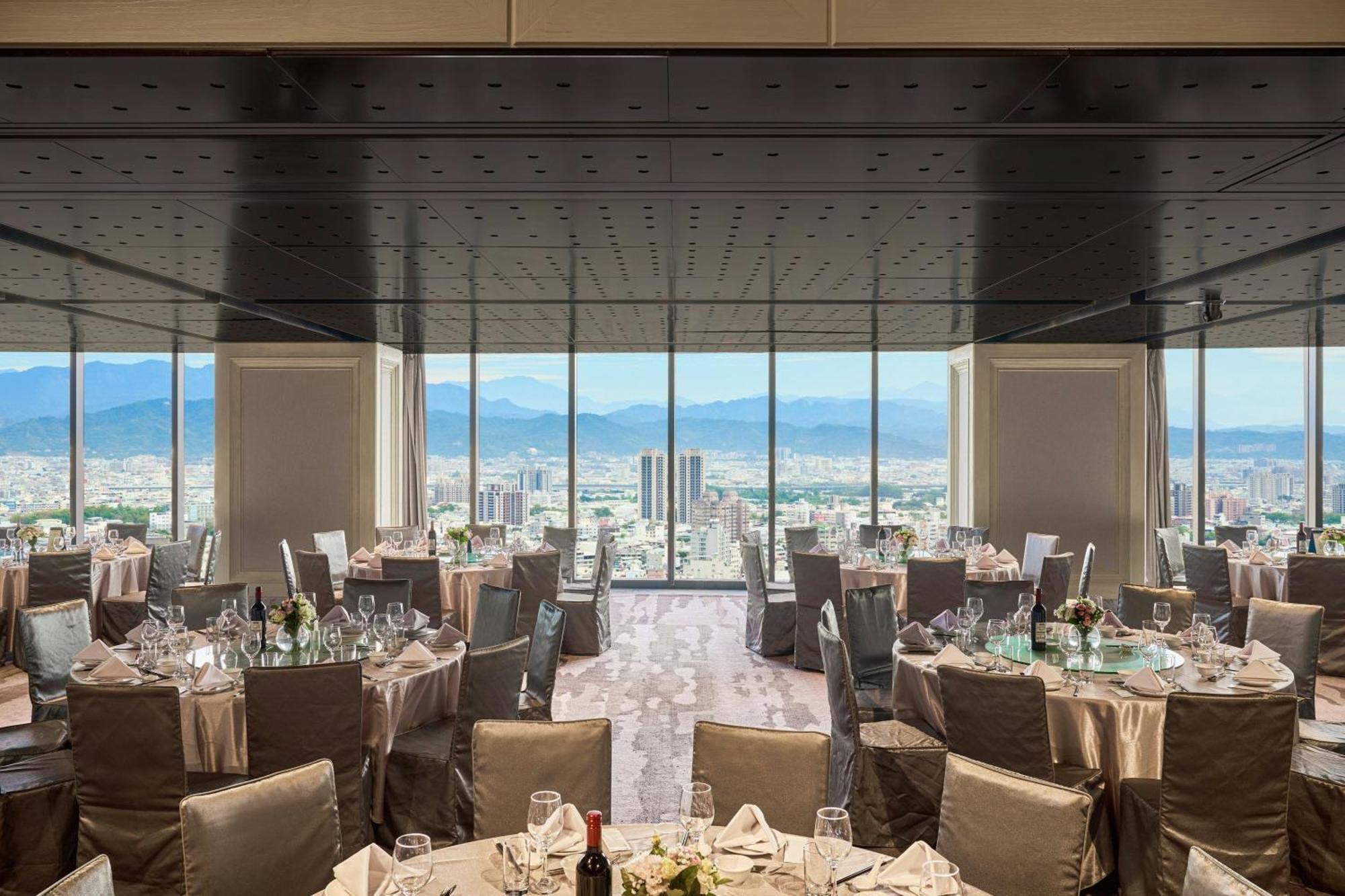 Le Meridien טאיצ'ונג מראה חיצוני תמונה The restaurant