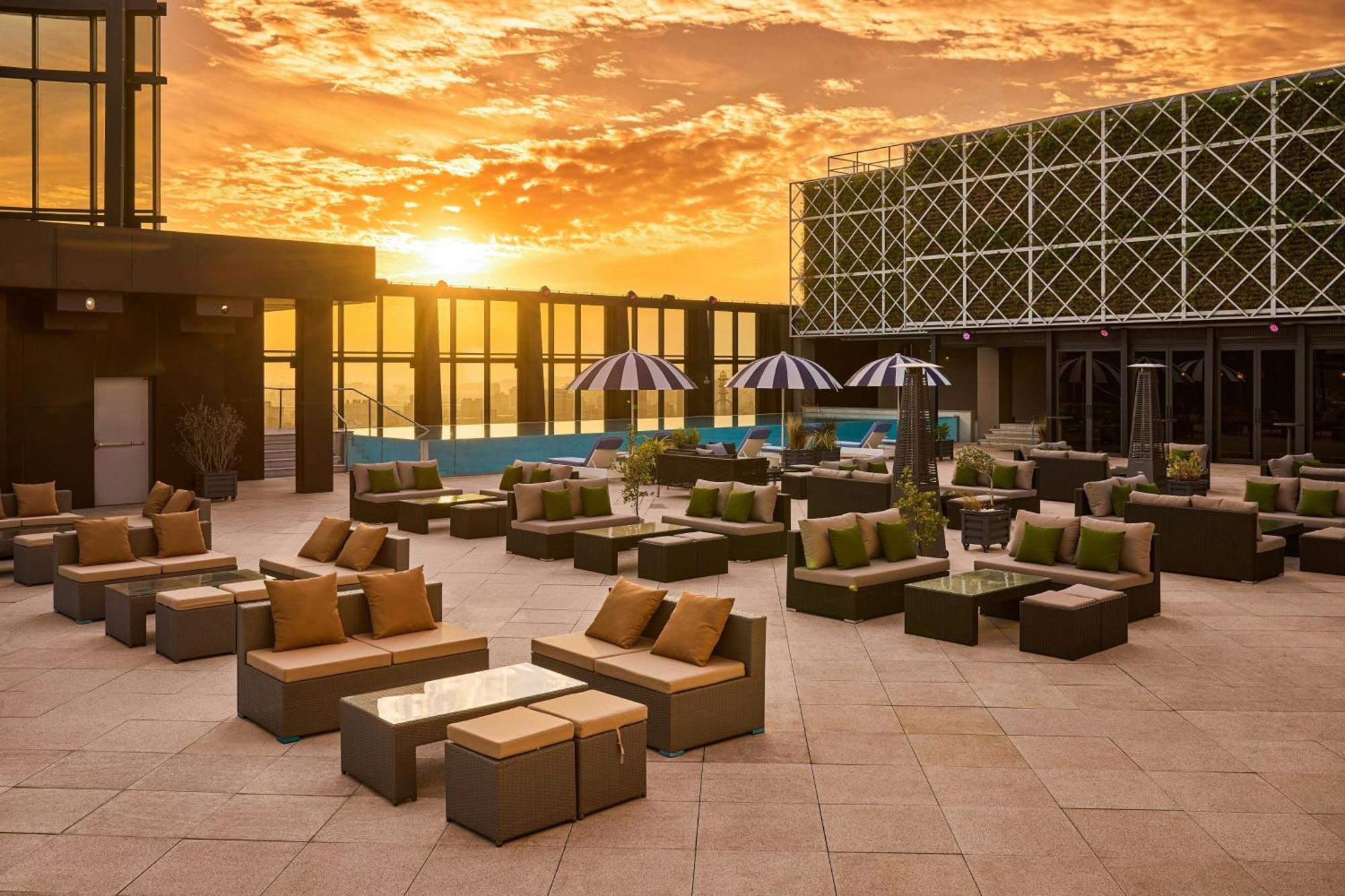 Le Meridien טאיצ'ונג מראה חיצוני תמונה The Sky Bar